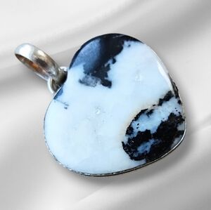 White Buffalo Turquoise 925 Sterling Silver Heart Pendant Necklace Peace Purity